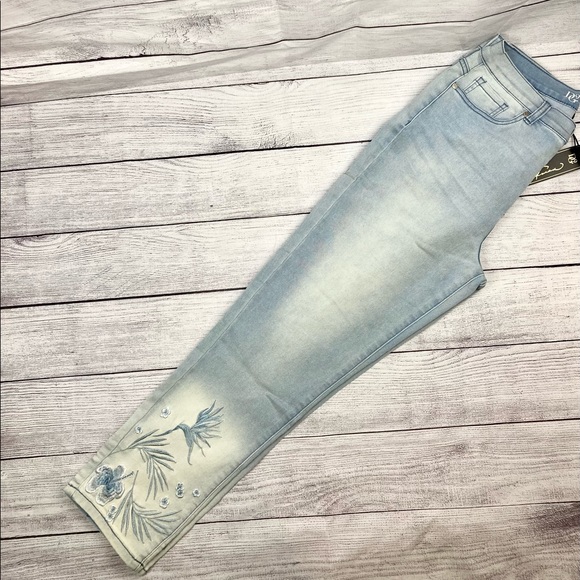 Dg2 By Diane Gilman Crop Jeans With 